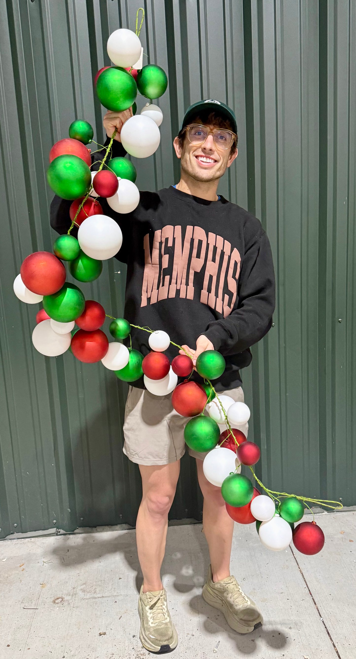Red green white cluster Ball garland 6 foot long. Perfect to add to any greenery garland. Easy to use.