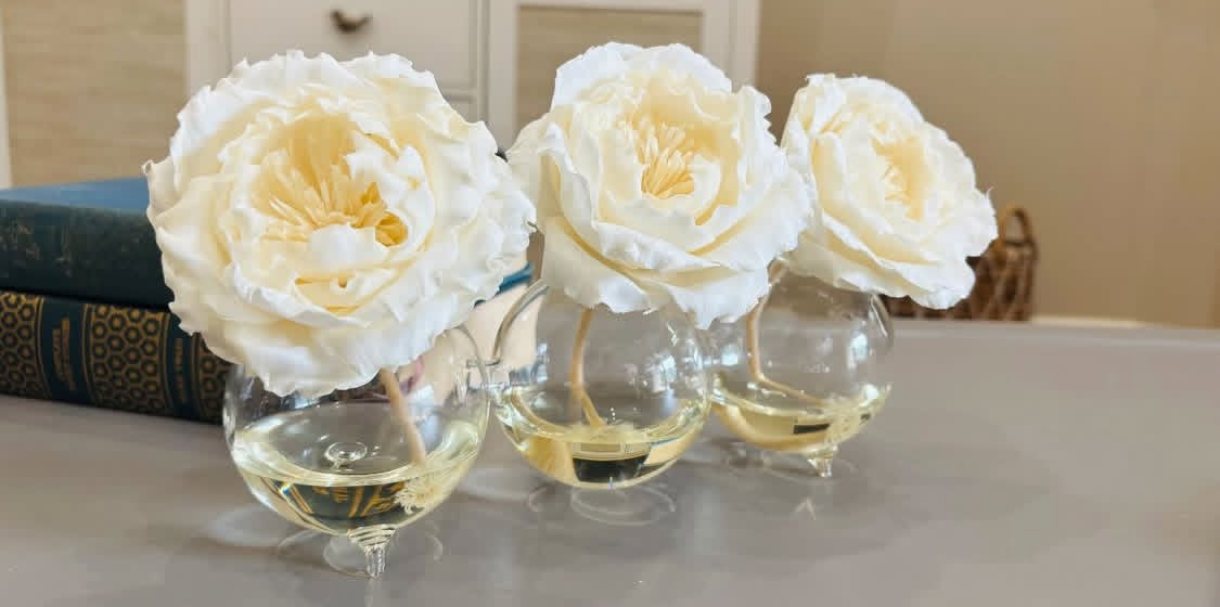 Paper flower oil diffuser with glass bubble vase. 3 BLOOM. “Y’all” scent. A Beautiful scent of Saltwater, driftwood and citrus! The perfect hostess gift.