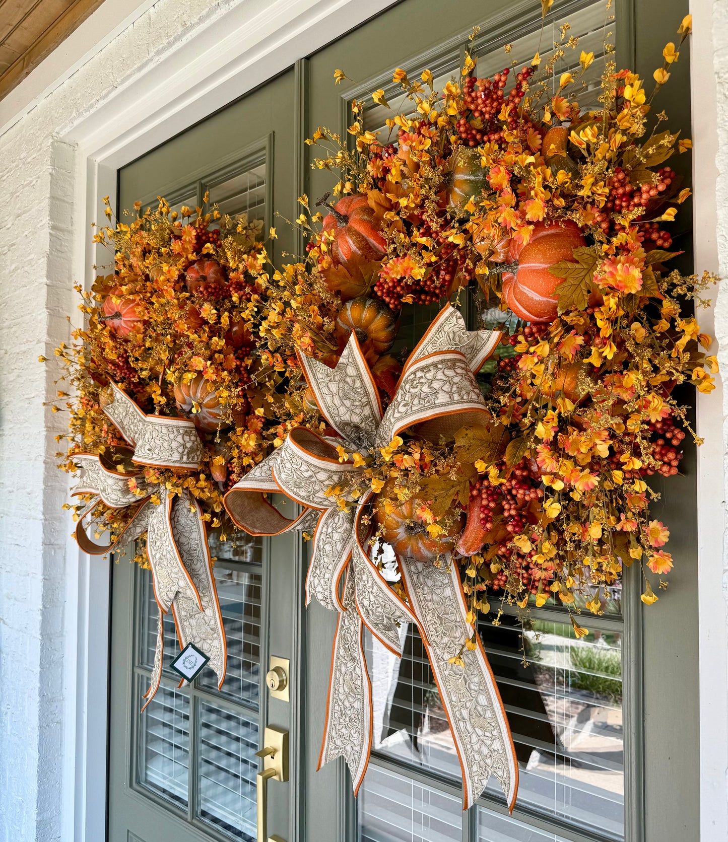 Handmade JME pumpkin meadow wreath. With a handtied JME bow. About 32 inches wide. Shipping Monday August 18th.