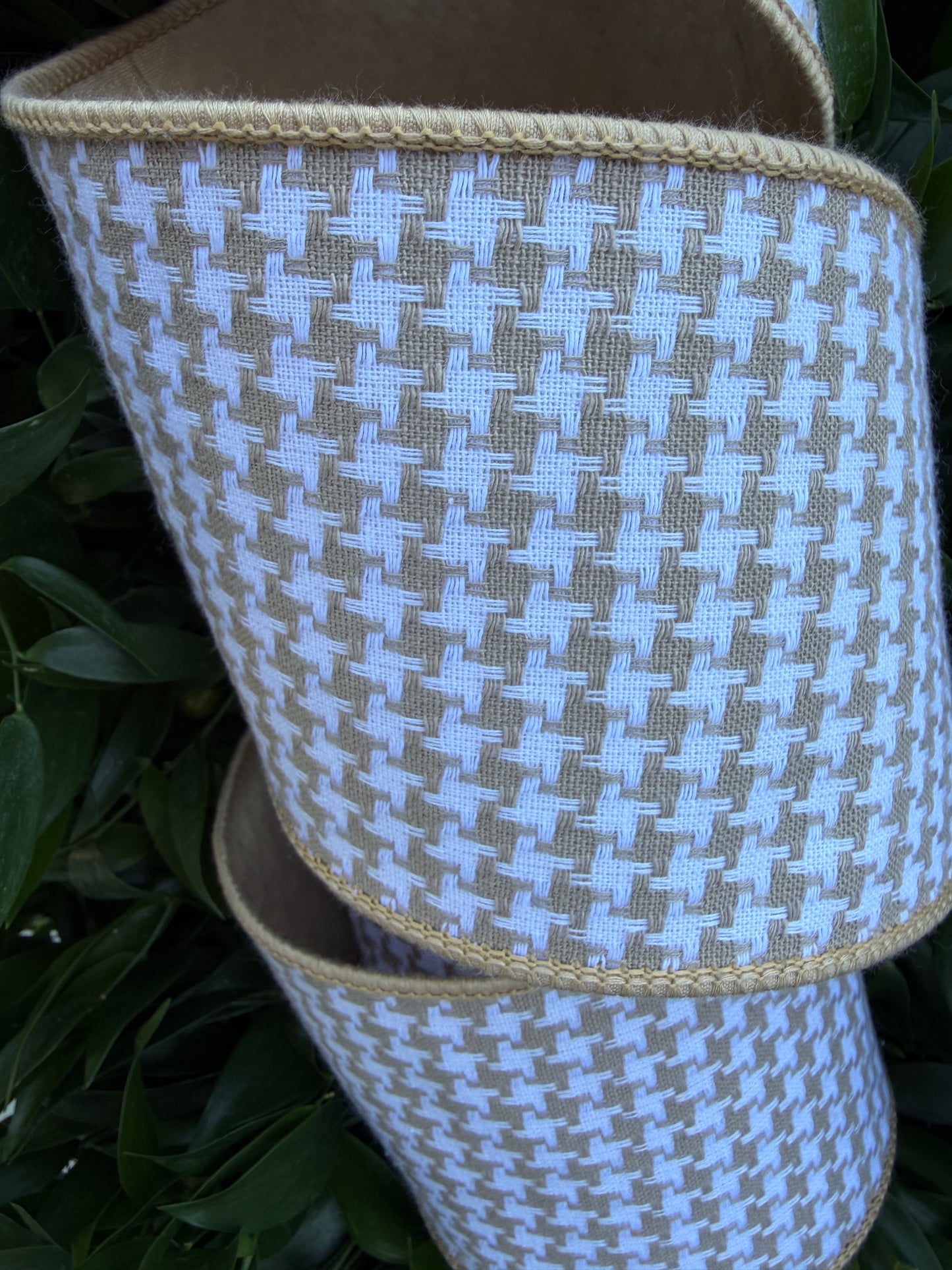 HOUNDS TOOTH/DUPION FUSED 4"X10YD TAN HEAVY WIRED RIBBON