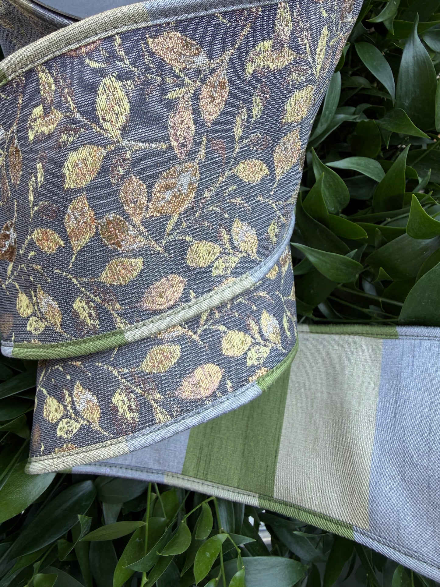 LEAF JACQ/STRIPE DUPION FUSED/PIPING 4"X10YD BROWN/GREEN HEAVY WIRED RIBBON