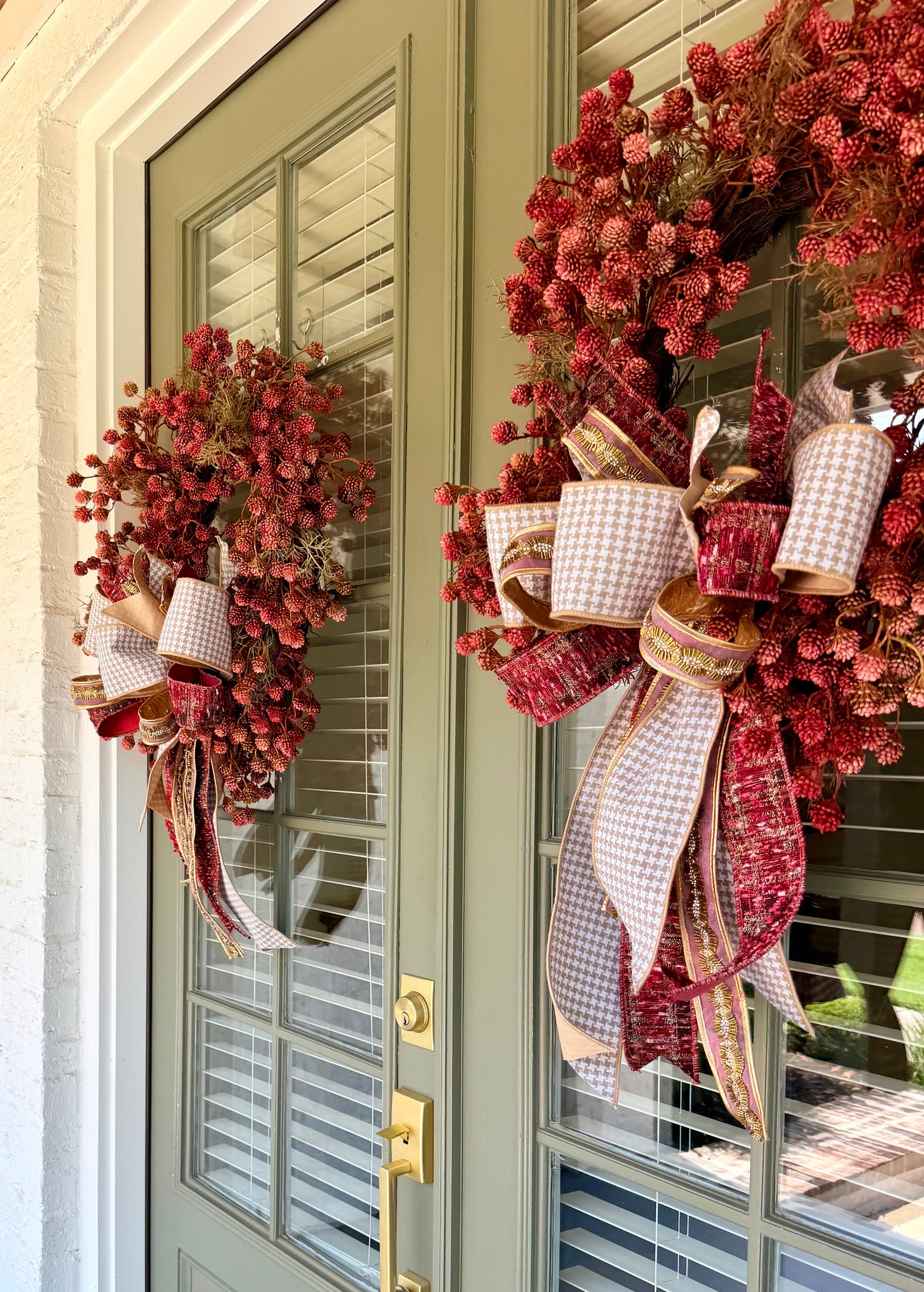 Faux globe amaranths wreath. Paired with a JME hand tied bow of neutral houndstooth ribbon. About 24 inches in diameter. * some fluffing may be required upon receiving.