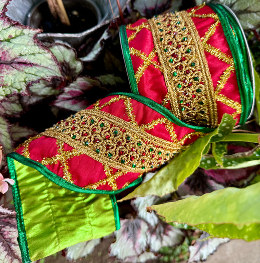 JME RED/GREEN jeweled band with gold tinsel and a metallic green backing. Heavy wired ribbon. 4” x 5 yards.