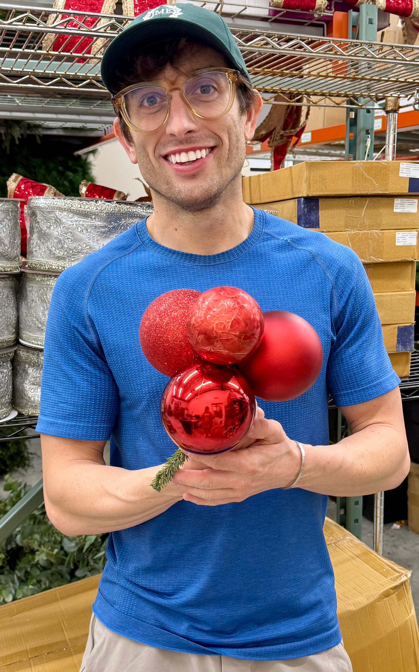 Red ball cluster. Pre wired.