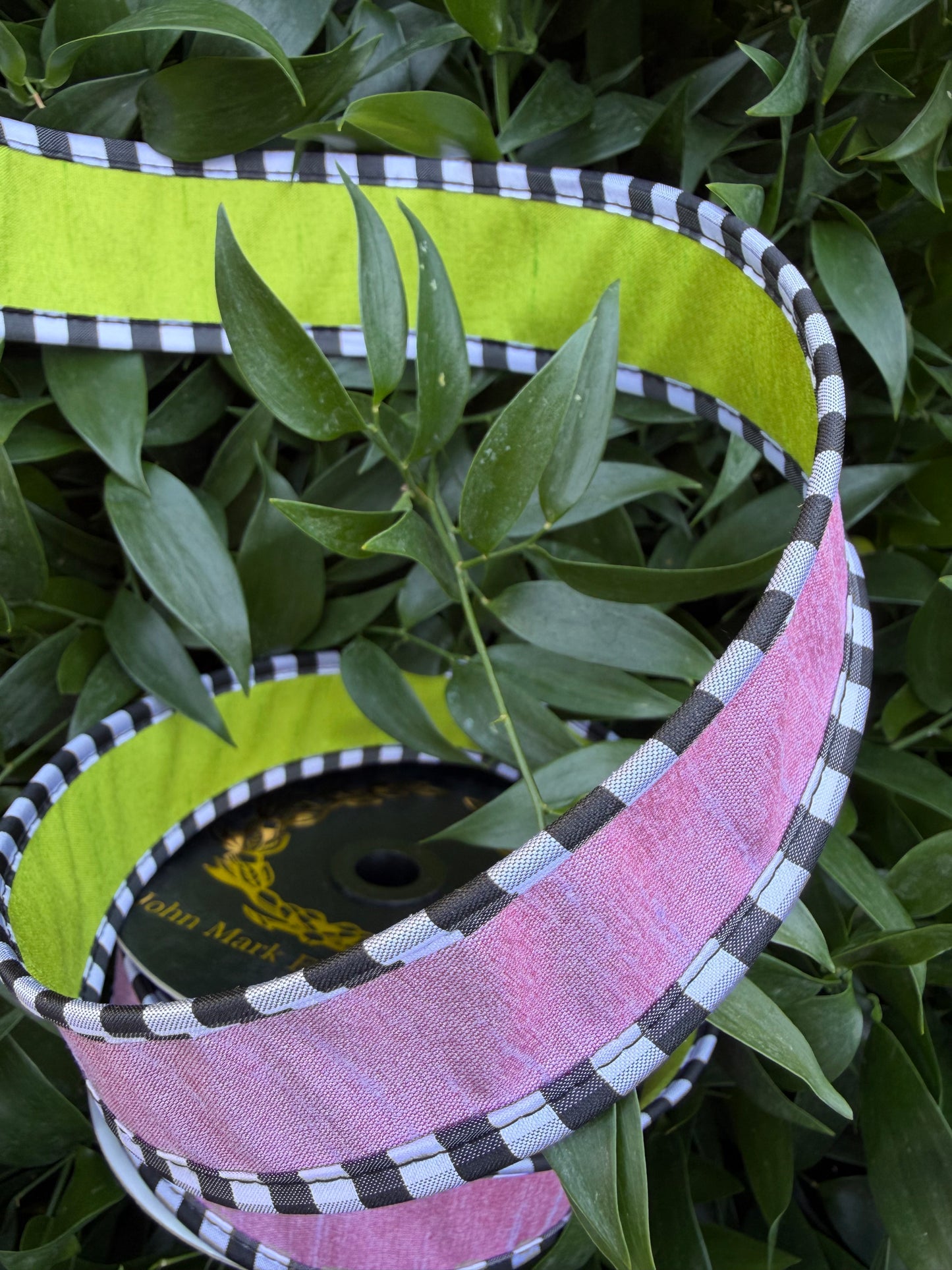 DUPION DBL FUSED/MED TAFFETA CHECK PIPING 1.5"x10YD LAV/GREEN HEAVY WIRED RIBBON