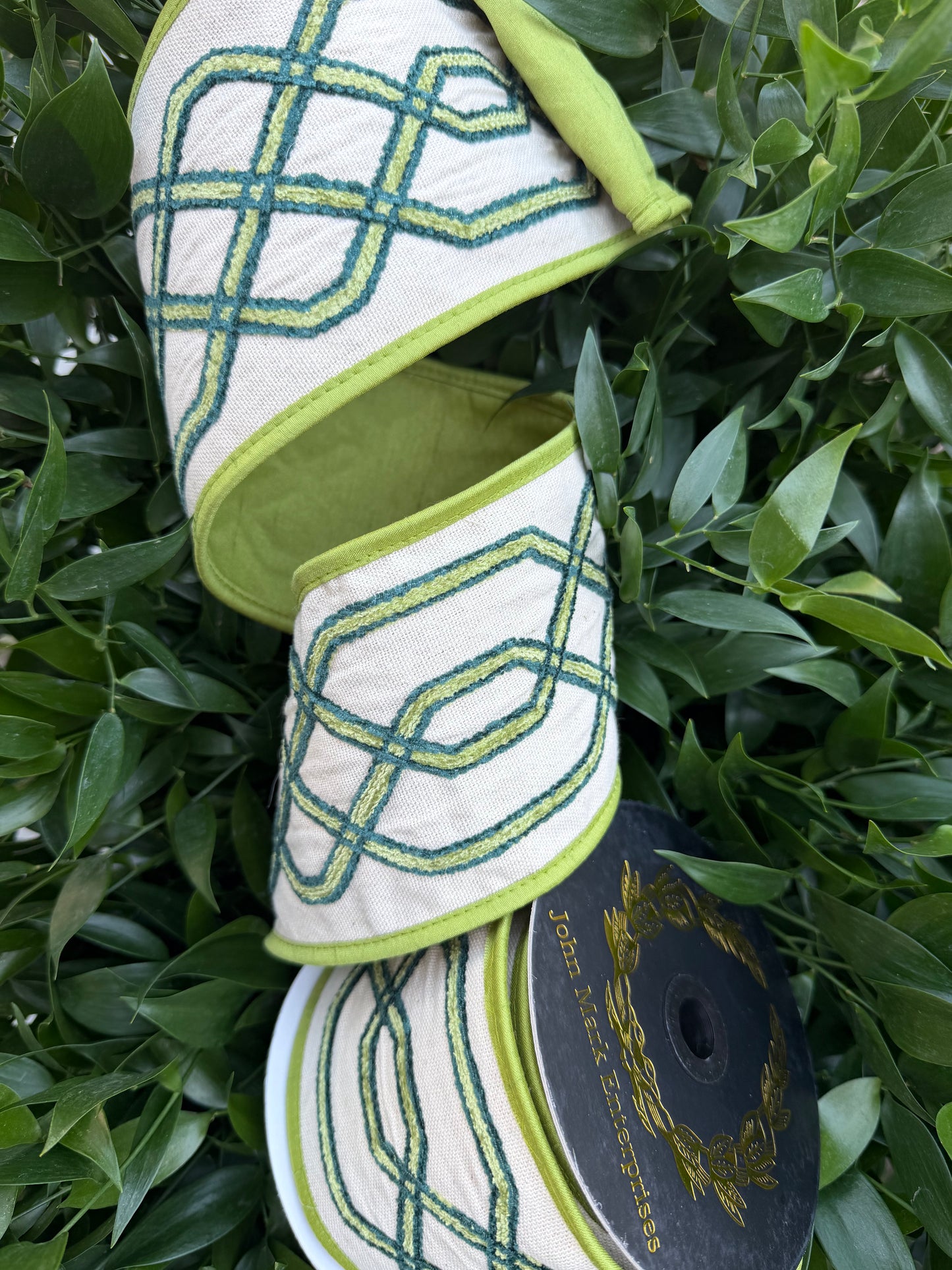 EMBR GEO CANVAS/DUPION FUSED/PIPING 4"X5YD NAT/GREEN HEAVY WIRED RIBBON