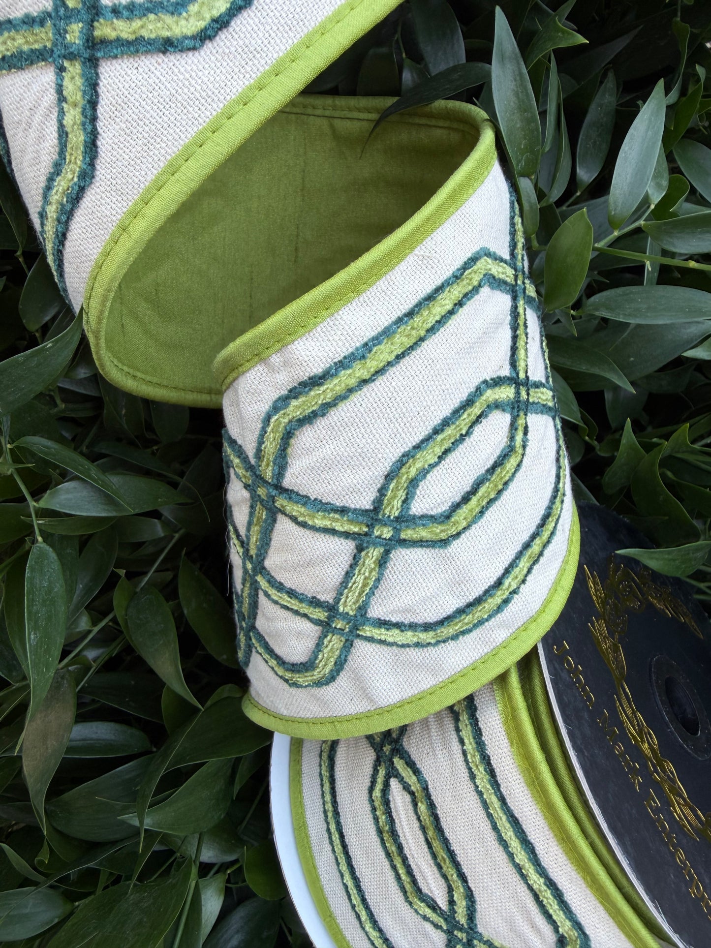 EMBR GEO CANVAS/DUPION FUSED/PIPING 4"X5YD NAT/GREEN HEAVY WIRED RIBBON