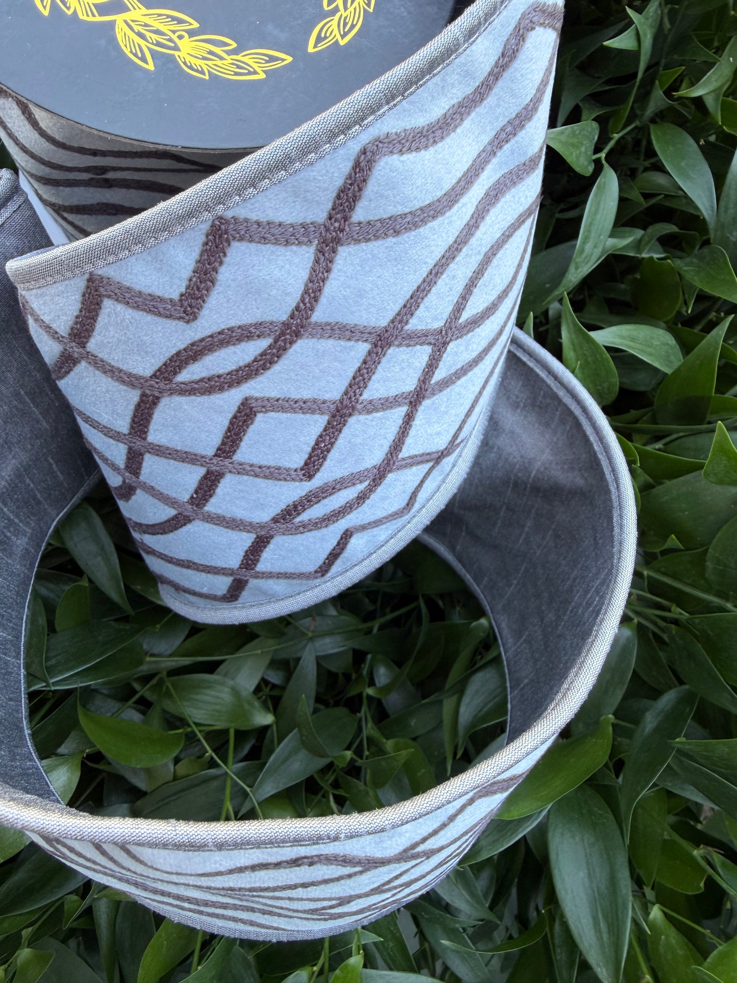 GEO LOOPED EMBR/DUPION FUSED/PIPING 4"x5YD GRAY HEAVY WIRED RIBBON