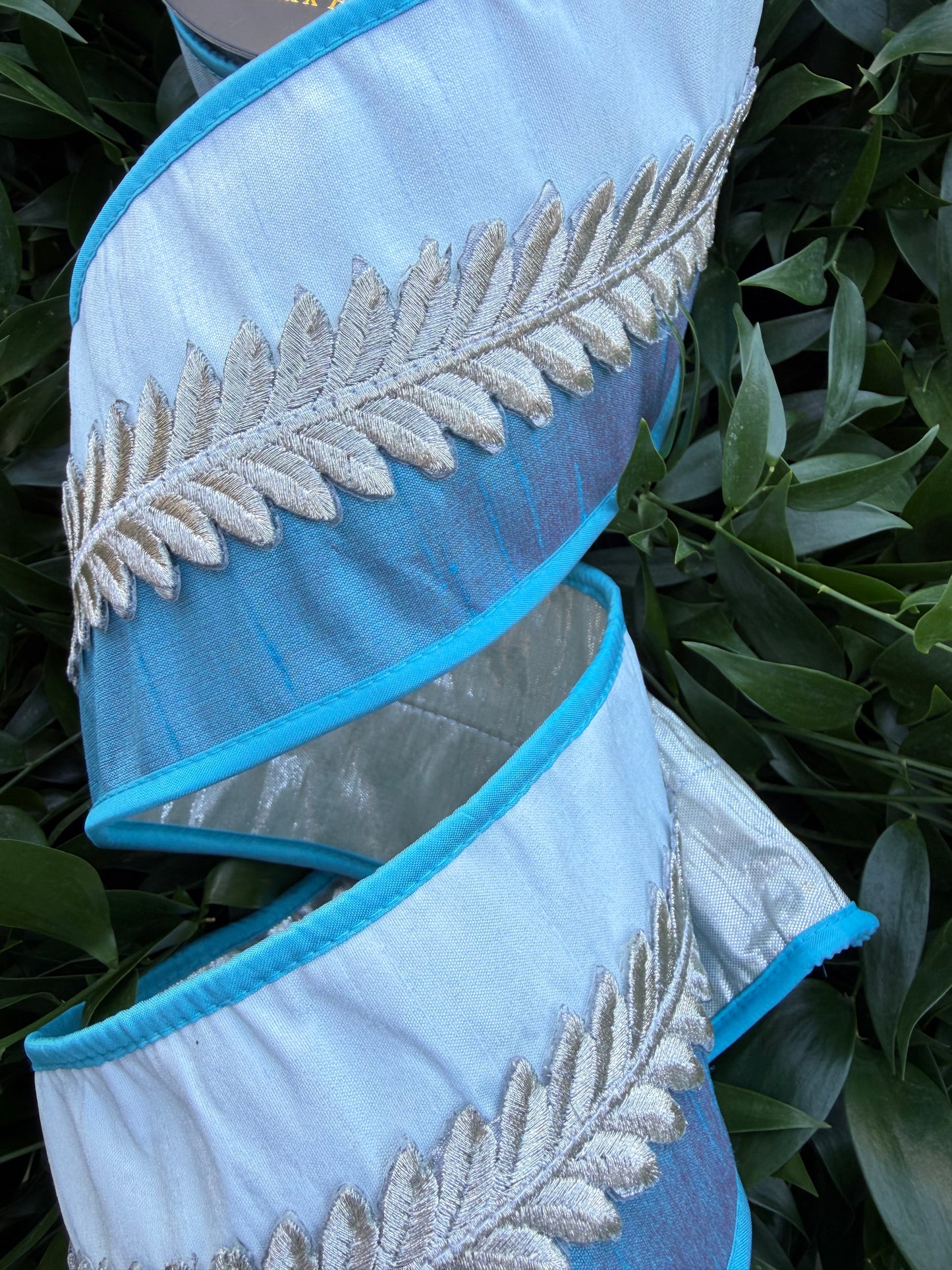 LEAF TRIM/DBL DUPION/METALLIC DUPION FUSED 4"X5YD BLUE TONE HEAVY WIRED RIBBON