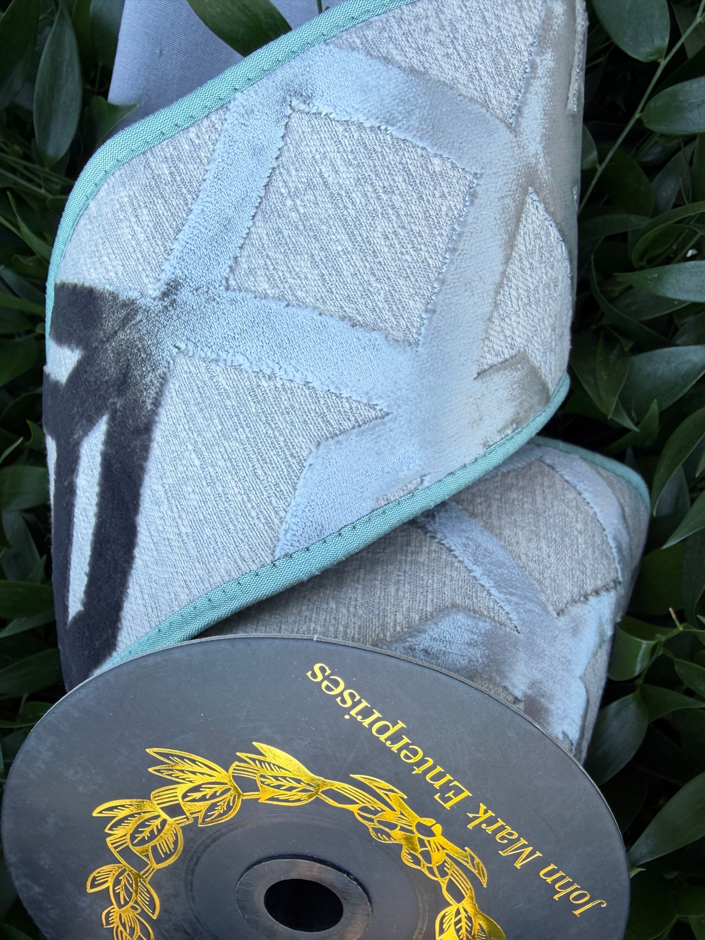 GEO VELVET CUT/DUPION FUSED/PIPING 4"x5YD GRAY HEAVY WIRED RIBBON