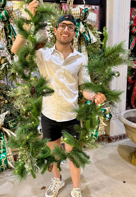 LED Lit 9ft Garland